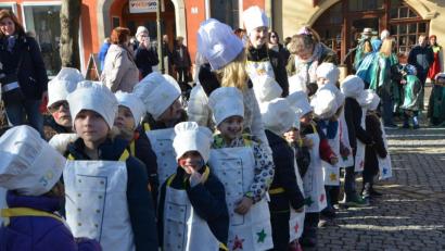 Bild: dob
Viele Köche verderben den Brei, heißt es normalerweise. Am Mittwochvormittag war das sicher nicht der Fall bei den Buben und Mädchen aus dem Evangelischen Haus für Kinder Gottfried Sperl.