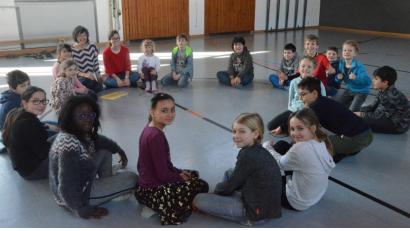 Bild: Kunz
Sie wissen jetzt, wie man sich zur Wehr setzt. Schülerinnen und Schüler der Klasse 4 b an der Hammerwegschule.