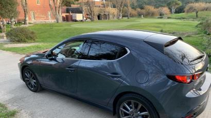 Bild: Michael Ascherl
Noch konsequenter haben die Verantwortlichen das "Kodo"-Design umgesetzt. Große, glatte Flächen ohne viel Sicken und Kanten lassen den Mazda 3 wie eine Skulptur aus einem Guss wirken.