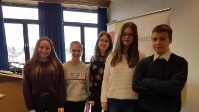 Bild: exb
Für das HCA-Gymnasium in Lauf dabei (von links): Sophie Dirscherl, Maja Mertel, Pia Pirner, Klara Vogel und Sebastian Volkert.