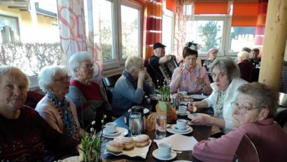 Bild: ksi
Bei Kaffee und Krapfen wurde Fasching gefeiert.