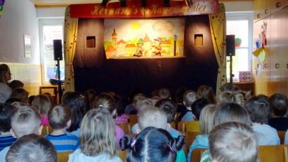 Bild: njn
Viel Spaß hatten die Kinder beim Kasperltheater mit Seppl, Kaspar und Räuber Hotzenplotz