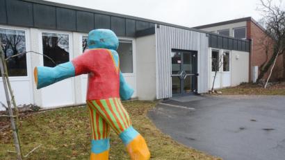 Bild: Gabi Schönberger
Ein Fünfjähriger fällt beim Probeunterricht in der Montessori-Schule unangenehm auf und wird ausgeschlossen. Schulleiterin Gerda Högl-Siegler erklärt, warum dies so war.