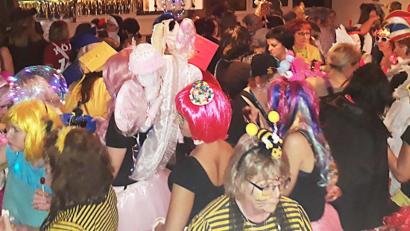 Bild: ü
Beim Weiberfasching in Kirchenthumbach geht die Post ab.