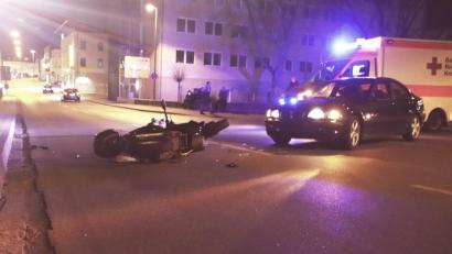 Bild: Dobler
Der Rollerfahrer wurde zur weiteren Behandlung ins Krankenhaus gebracht.