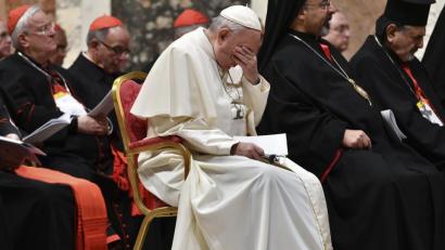 Bild: Vincenzo Pinto/AFP/dpa
Papst Franziskus nimmt am dritten Tag des Gipfeltreffens der katholischen Kirche zum Thema Missbrauch an einem Bußgottesdienst teil. Zu der Zusammenkunft im Vatikan waren die Vorsitzenden der Bischofskonferenzen aller Länder geladen gewesen.