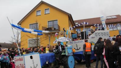Bild: frd
Volle Pulle: Das traf heuer in vollem Umfang auf den Gleiritscher Faschingszug zu.