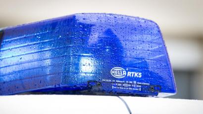 Bild: Friso Gentsch/dpa
Der Senior, der mit dem geöffneten Airbag unterwegs war, muss nun seine Fahreignung überprüfen lassen.