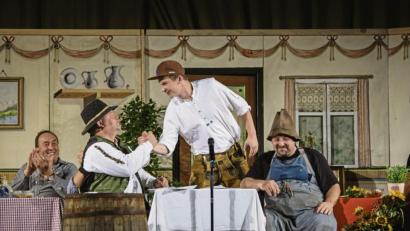 Bild: exb
Wettstreit der besonderen Art: Jedes Jahr treffen die besten Witzeerzähler aufeinander. Im Bild rechts der amtierende bayerische Witzemeister Marcus Lukas.