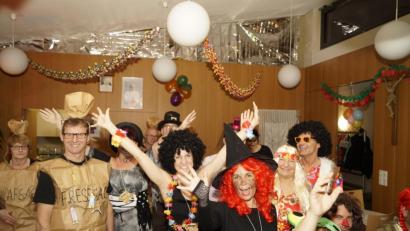 Bild: arw
Die Stimmung beim Fasching im Pfarrsaal ist bestens.