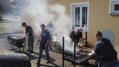 Bild: gz
Ein ehrenamtlicher Arbeitseinsatz erwartet die Fischerfreunde mit Grillen und Räuchern am Aschermittwoch.