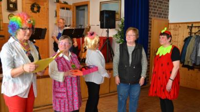 Bild: tok
Beim Seniorenfasching in Wurz gibt es viel zu lachen.