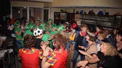 Bild: bnr
Die "Hodernsalzer" heizten den Weibern ein. Das Stimmungsbarometer stand immer auf Anschlag.