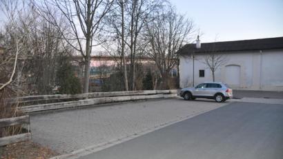 Bild: ak
E-Ladesäule am Raiffeisenbank-Parkplatz