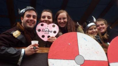 Bild: e
Echte Herzchen, die (nicht so) alten Wikinger!