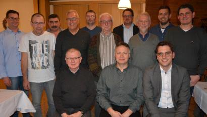 Bild: jr
Mit dieser Mannschaft geht die CSU Pechbrunn-Groschlattengrün in die kommenden zwei Jahre. Sitzend (von links) Bürgermeister Ernst Neumann, Vorsitzender Josef Hollmann und CSU-Europakandidat Christian Doleschal. Stehend (von links) Matthias Hecht, Winfried Wohlrab, Alfons Grillmeier, Konrad Weiß, Johannes Wolfrum, Rudolf Dreßel, Stephan Schübel, Ludwig Hecht, Dominik Wolf und Markus Renner. (jr)