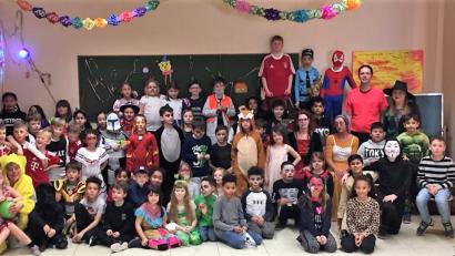 Bild: myd
Spaß und gute Stimmung hatten die Kinder bei der Faschingsparty der offenen Ganztagsschule der Grundschule Grafenwöhr. Rund 90 Schüler feierten vor Beginn der Faschingsferien gemeinsam mit dem Betreuungsteam der gfi gGmbH Weiden.