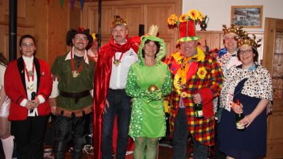 Bild: adj
Für die besten Masken gab es Sekt.