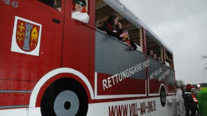 Bild: bey
"Rettungsgasse frei" fordert die Speinsharter Feuerwehr, damit es mit Vollgas an die Theke gehen kann.