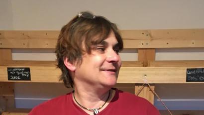 Bild: sön
„Bis heute sind alle unsere Glasgefäße auch wieder zurückgekommen“, freut sich Karin Peuker, die auch täglich variierende warme Mittagsgerichte in verschließbaren Glasauflaufformen anbietet.