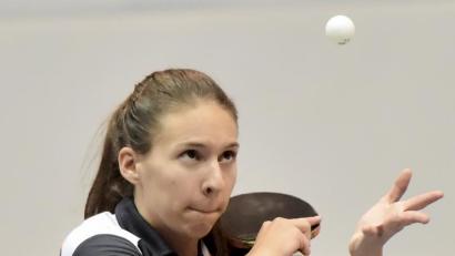 Bild: Ziegler
Sabine Fischer schlägt für den SV Hahnbach auf.