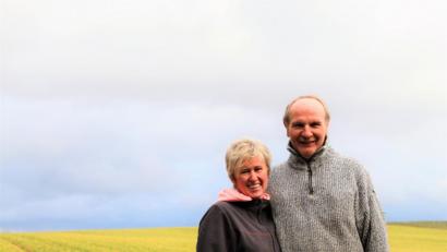 Bild: mvs
Seit 26 Jahren verheiratet und Zentrum einer großen Familie: Renate und Hans Schmidbauer.