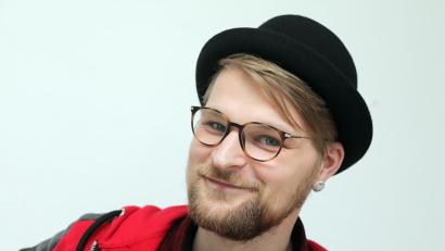 Bild: Wolfgang Steinbacher
Jean-Pierre Jeffrés Styling kam gut bei der prominenten DSDS-Jury an. Dieter Bohlen gefiel der Hut des Schnaittenbachers. Xavier Naidoo hätte eine andere Gürtelfarbe gewählt. „Die haben zu Beginn ein bisschen Fashion-Police gespielt. Das hat die Situation aufgelockert“, erzählt der Kandidat.