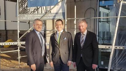 Bild: exb
Roland Grillmeier, MdL Albert Rupprecht und Lothar Müller (von links) diskutierten in Plößberg zum Thema "Bauen im ländlichen Bereich".