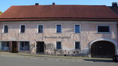 Bild: fla
Das Haus Marktplatz 13 in Waldthurn wird für rund 1,5 Millionen Euro saniert.