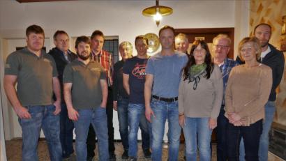 Bild: rkp
Das neue Vorstandsteam des Burgvereins Thanstein mit Vorsitzenden Tobias Fuchs (links) und Stellvertreter Thomas Babl (Dritter von links).