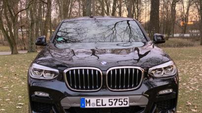 Bild: Michael Ascherl
Von vorne nicht vom X3 zu unterscheiden: Der BMW X4.