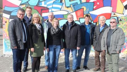 Bild: pko
Bürgermeister Martin Birner und Rektorin Irene Träxler (von links) waren Gastgeber beim Netzwerktreffen „Energieeffizienz“, das diesmal in Neunburg vorm Wald stattfand.