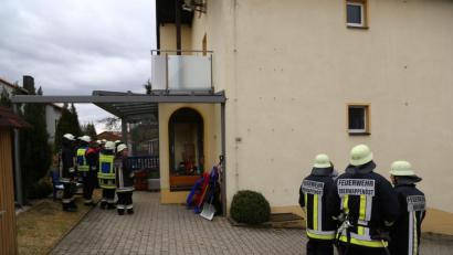 Bild: rw
Im Kemnather Ortsteil Oberwappenöst fängt ein Gasheizgerät zum Brennen an. Die 59-jährige Brandleiderin kann das Gerät noch in den Garten bringen, bevor das Feuer auf das Inventar übergreift. Die alarmierte Feuerwehr musste nicht mehr eingreifen.