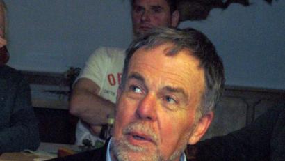 Bild: sön
„Lange Jahre hat sich im Ortskern nichts bewegt“, übte Wolfgang Fetsch harsche Kritik in seinem Antrag zu Maßnahmen und Projekten zur baulichen Förderung in der Gemeinde.