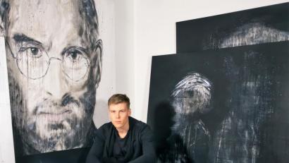 Bild: stg
Patrick Domo nimmt die Besucher seiner Ausstellung mit in die "Dunkelkammer"