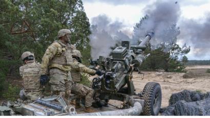 Bild: Spc. Rolyn Kropf/US-Armee
Nicht nur in Grafenwöhr auch in Torun in Polen und in Riga in Lettland läuft Dynamic Front. Aber auch dort sind Soldaten aus Grafenwöhr im Einsatz, so wie Artillerie der in Grafenwöhr stationierten 173. Luftlandeeinheit der US-Armee, die hier in Polen eine Granate abfeuert