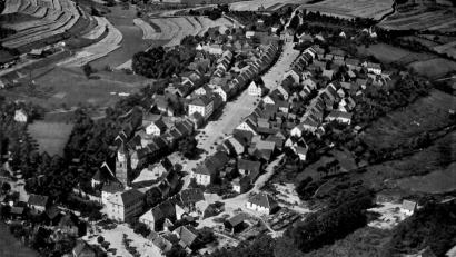 Repro: hev
Die wohl älteste Luftaufnahme von Eschenbach aus der Zeit vor dem Ersten Weltkrieg.