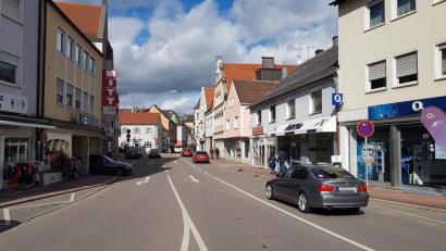 Bild: Christopher Dotzler
Am Montag starten in diesem Bereich der Friedrich-Ebert-Straße die Bauarbeiten.