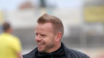 Bild: gb
Mitterteichs Trainer Andreas Lang hatte nach dieser Woche gut lachen: Vier Punkte gegen Titelkandidaten bildeten den sportlichen Rahmen zur Geburt seines Sohnes zu Beginn der Woche.