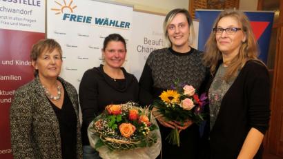 Bild: Hirsch
Helga Forster, Agnes Becker, Andrea Huber und Petra Hiltl (von links) sprachen beim "Internationalen Frauentag" in der Fronberger Brauereiwirtschaft.