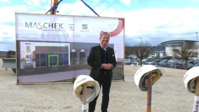 Bild: Hirsch
Unternehmer Ingo Maschek hat am Autohaus-Standort Wackersdorf große Pläne.