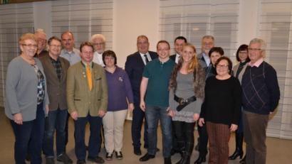 Bild: hcz
Die neu gewählte Vorstandschaft des CSU- Ortsverbands Neunkirchen- Frauenricht. Vorsitzender Norbert Uschald (5. von links) kündigte an, dass es seine letzte Amtsperiode sein wird.
