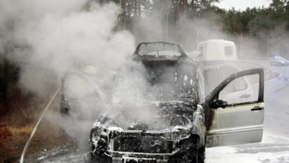 Bild: jma
Der völlig ausgebrannte Mercedes.
