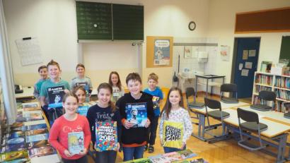 Bild: gz
Die Schüler sind von ihrer übersichtlichen Schulbücherei begeistert.