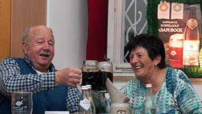 Bild: sön
„Prost, prost, prost – dass d’ Gurgel niat varost.“
