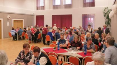 Bild: njn
Anlässlich des "Internationalen Tags der Frauen" waren die Erbendorfer Senioren zu Gast im Kulturhaus im tschechischen Plesna.