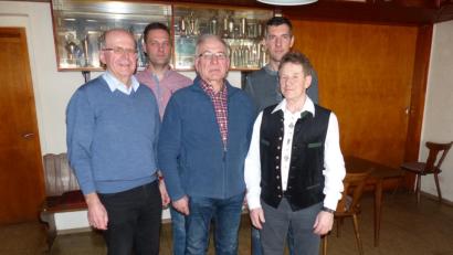 Bild: hme
Der neue Jagdvorsteher mit Stellvertreter und die ausscheidenden Mitglieder (von links): Alfred Gilch), Matthias Götz, Anton Lorenz, Michael Müller und Johann Schlegl.