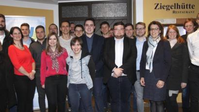 Bild: Hirsch
Die Junge Union Schwandorf wählte einen neuen Vorstand mit dem Vorsitzenden Benedikt Riedl (Mitte) an der Spitze und positioniert sich für die Kommunalwahlen 2020.