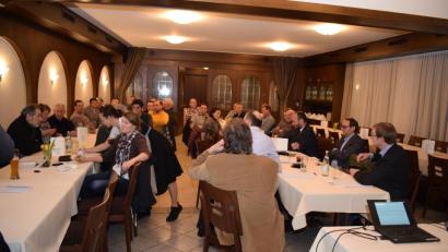 Bild: bnr
Der Süd-Ost-Link stellt die Geduld der Bauern und Grundeigentümer auf eine harte Probe. Lautstark äußern sie ihren Protest.