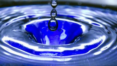 Bild: Jens Büttner/dpa
In einigen Ortsteilen von Amberg, Kümmersbruck und Ursensollen wird am Mittwoch das Trinkwasser gesperrt.